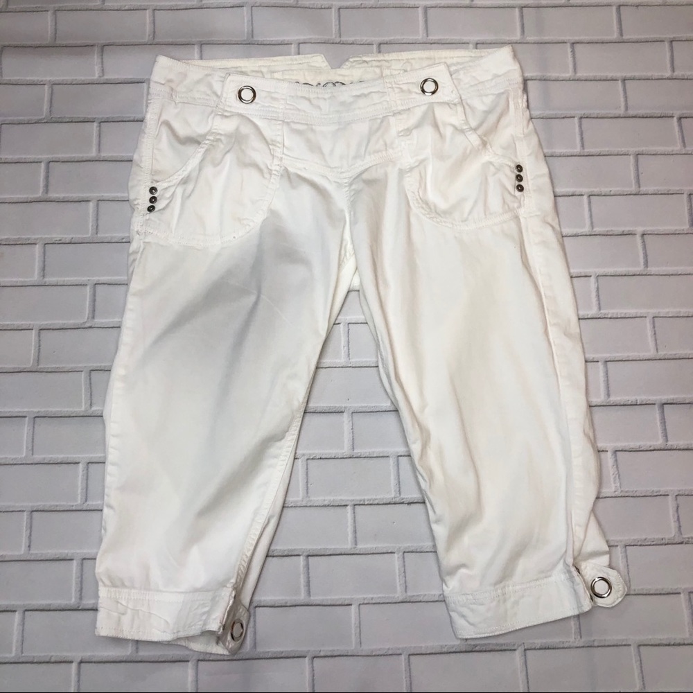 White bib style front Capri pants inseam 16 inches